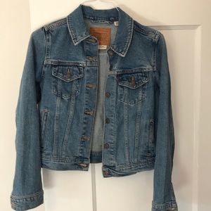 Levi’s Jean Jacket Small